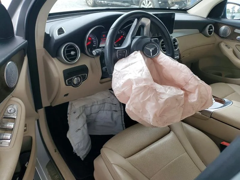 WDC0G4KB5JV038999 — 2018 MERCEDES-BENZ GLC photo 8