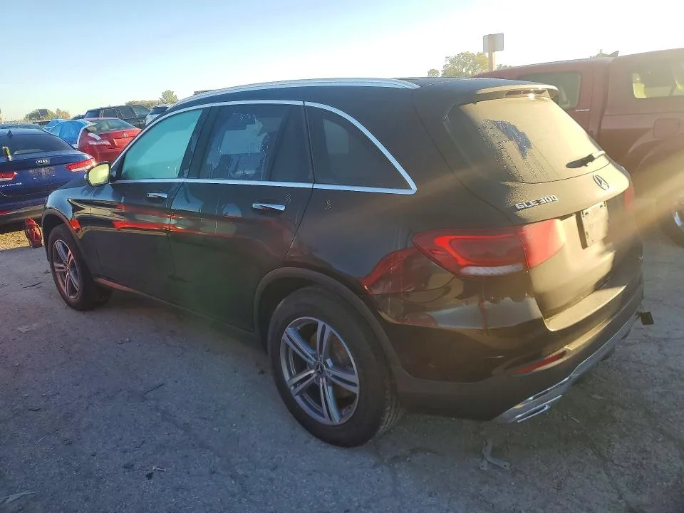 W1N0G8EB9MF918815 — 2021 MERCEDES-BENZ GLC photo 2