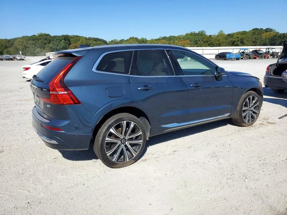 YV4L12DA1P1378936 — 2023 VOLVO XC60 photo 3