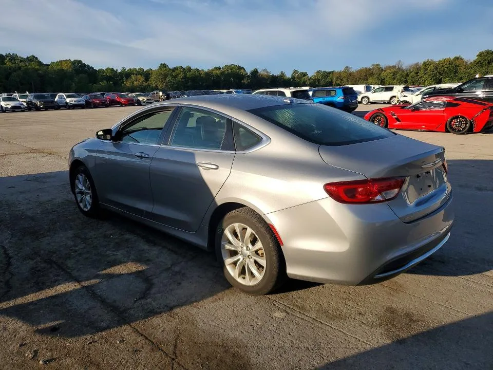 1C3CCCCB2FN643520 — 2015 CHRYSLER 200 photo 2