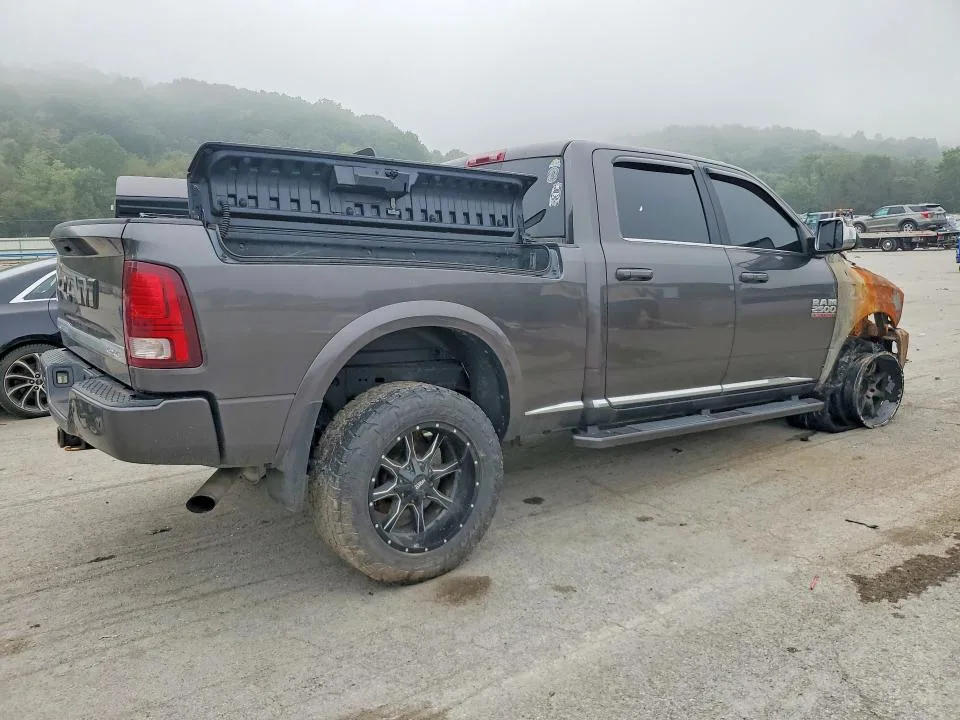 3C6UR5GJ7JG109739 — 2018 RAM 2500 photo 3