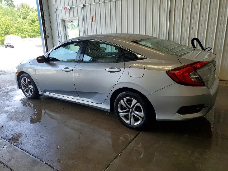 19XFC2F58HE038322 — 2017 HONDA CIVIC photo 2
