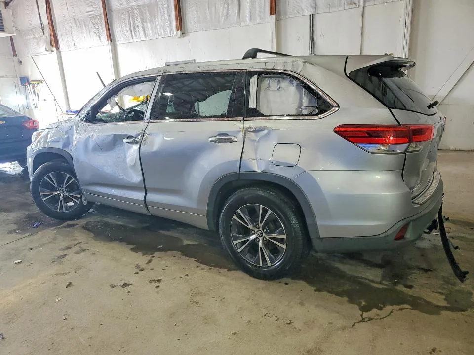5TDZZRFHXHS202609 — 2017 TOYOTA HIGHLANDER photo 2