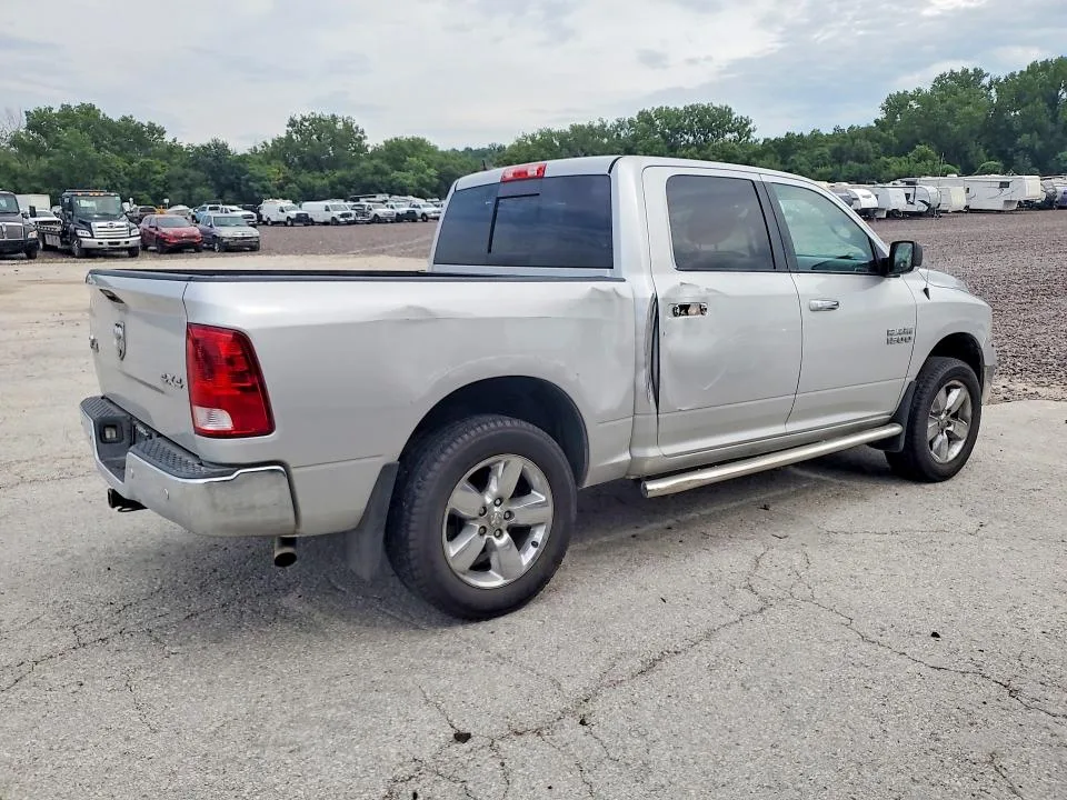 1C6RR7LG2GS213312 — 2016 RAM 1500 photo 3