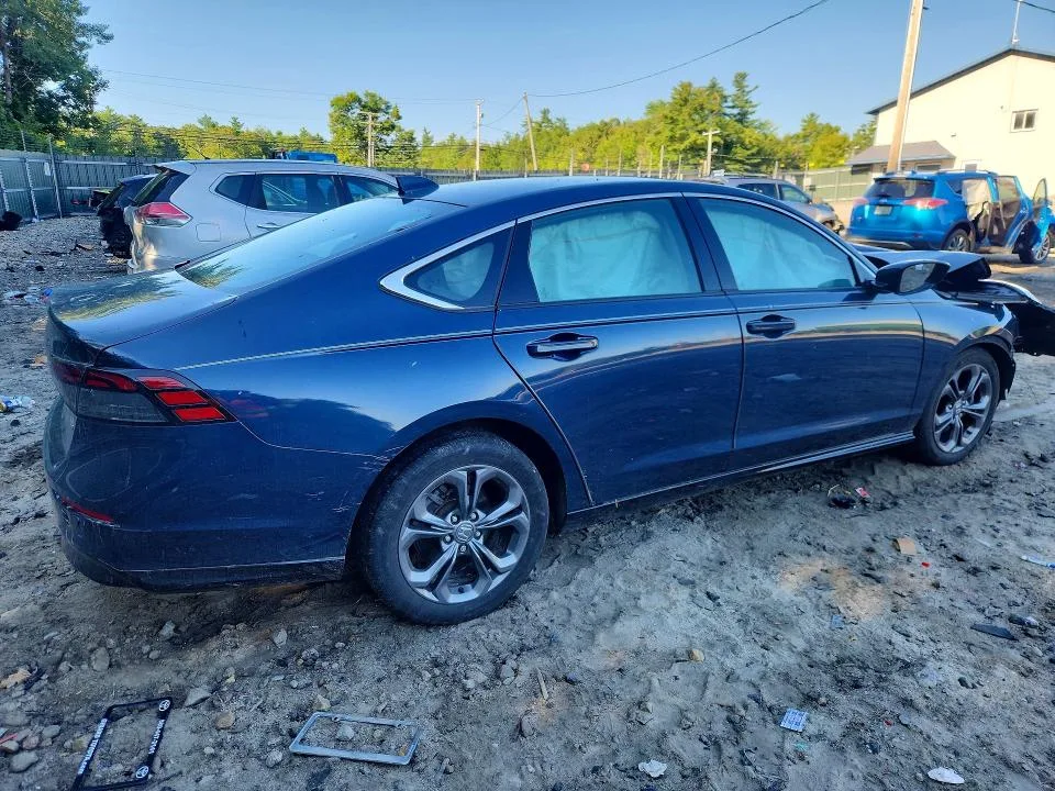 1HGCY2F6XRA033092 — 2024 HONDA ACCORD photo 3