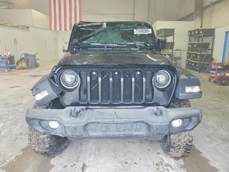 1C4GJXAG2JW307281 — 2018 JEEP WRANGLER photo 5