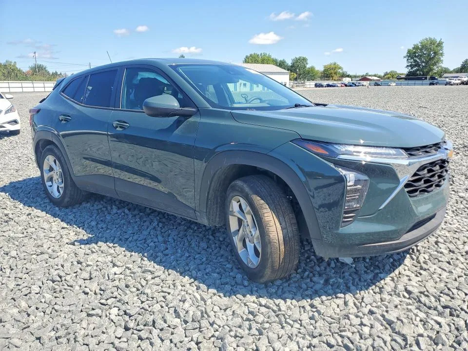 KL77LFEP2SC156585 — 2025 CHEVROLET TRAX photo 4
