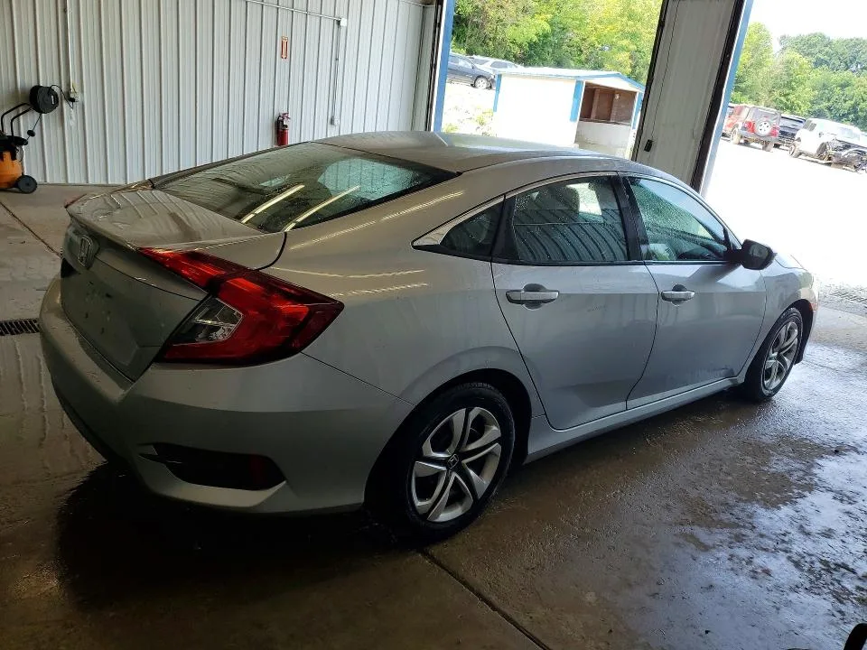 19XFC2F58HE038322 — 2017 HONDA CIVIC photo 3