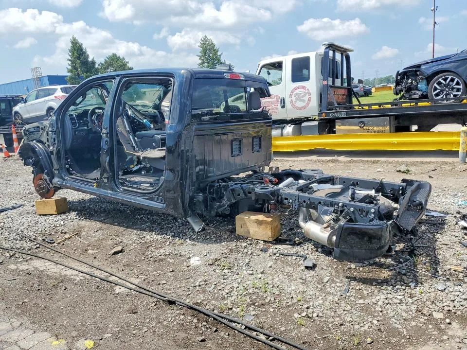 1C6SRFFP0SN529077 — 2025 RAM 1500 photo 2