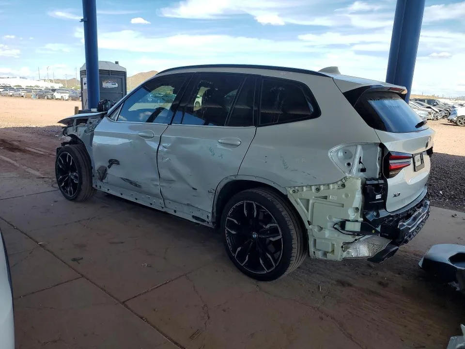 5UX83DP04R9W61951 — 2024 BMW X3 photo 2