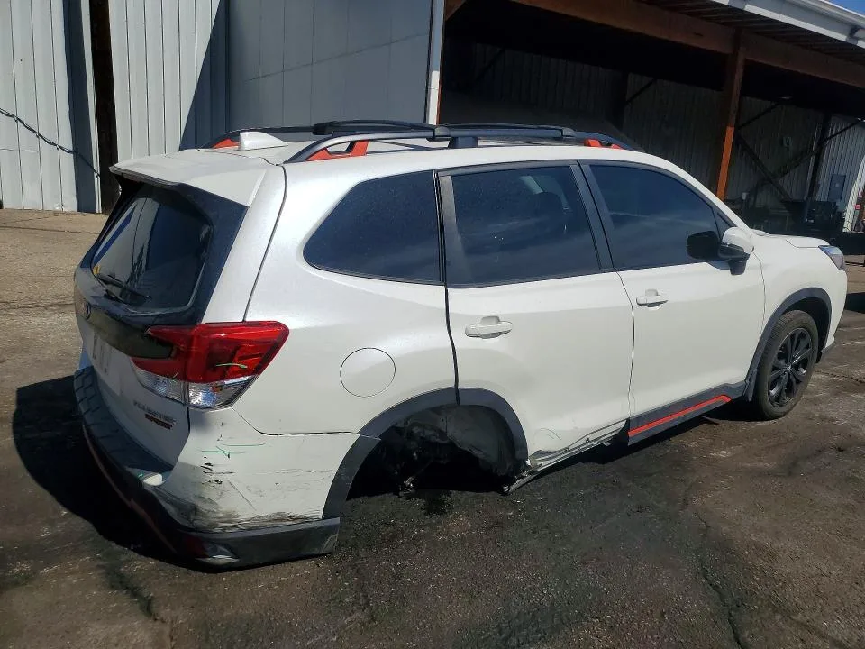 JF2SKAJC9NH423929 — 2022 SUBARU FORESTER photo 3