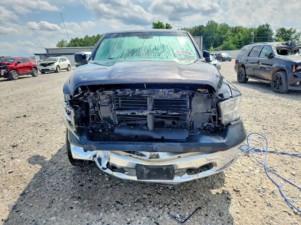 1C6RR7FT1JS165821 — 2018 RAM 1500 photo 5