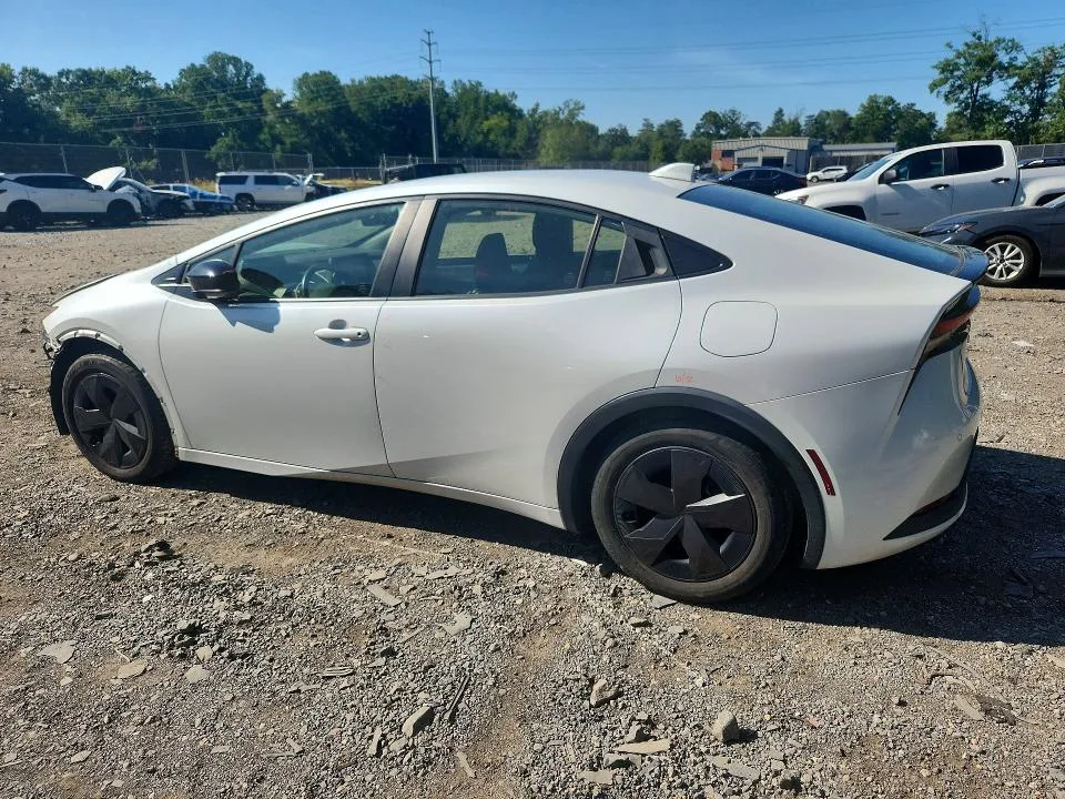 JTDACAAU2P3004272 — 2023 TOYOTA PRIUS photo 2