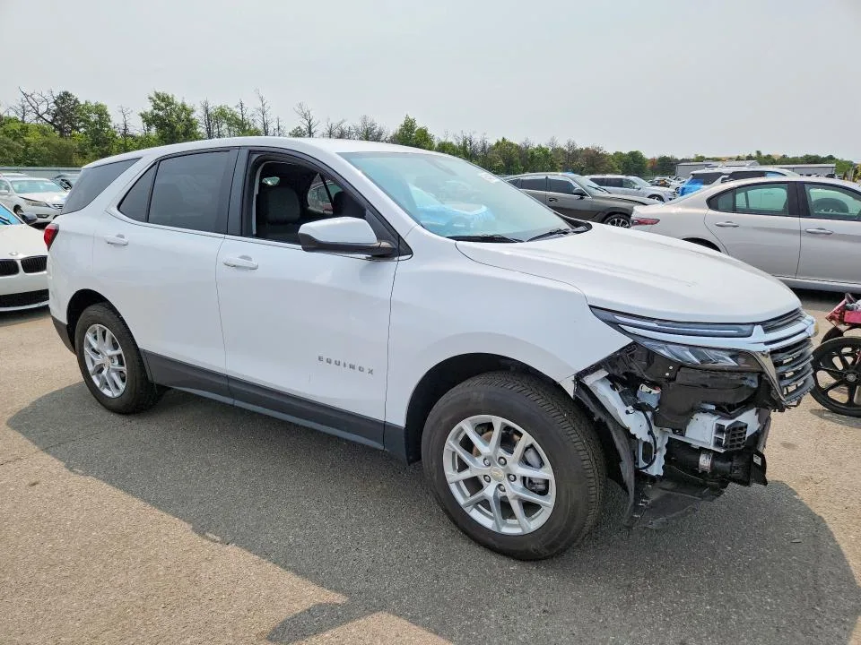 3GNAXUEV8NL273393 — 2022 CHEVROLET EQUINOX photo 4