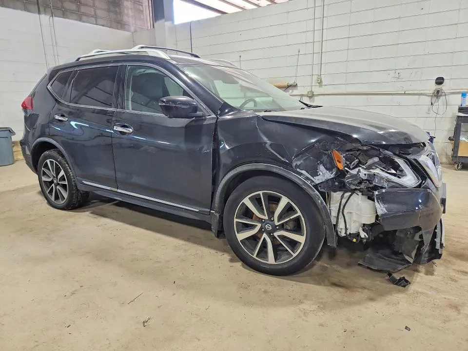 JN8AT2MVXJW329305 — 2018 NISSAN ROGUE photo 4