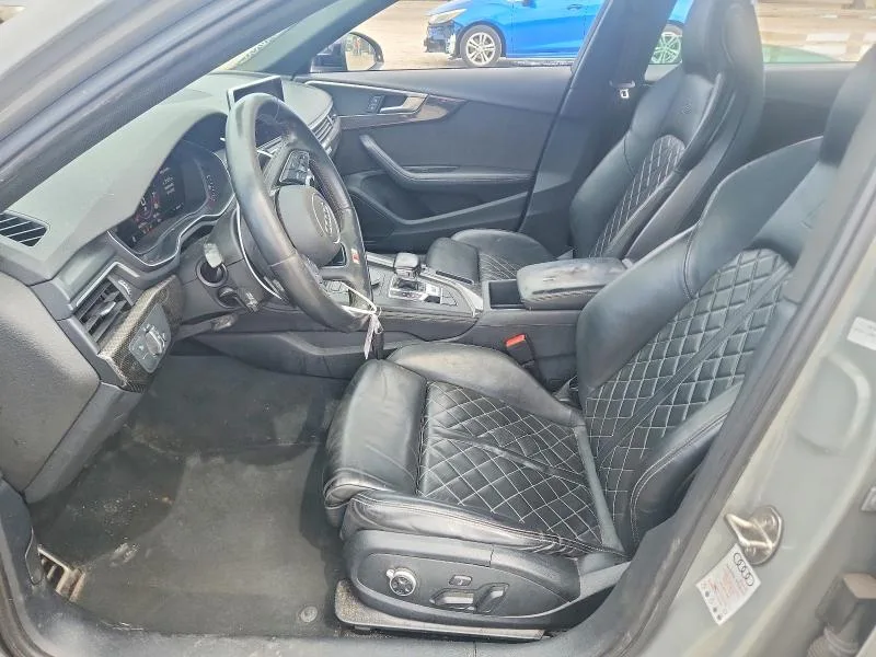 WAUB4AF42KA112323 — 2019 AUDI S4 photo 7