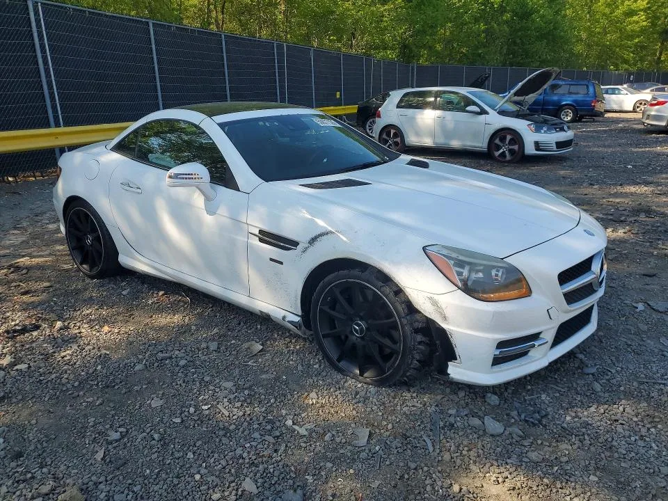 WDDPK4HA3FF109903 — 2015 MERCEDES-BENZ SLK photo 4