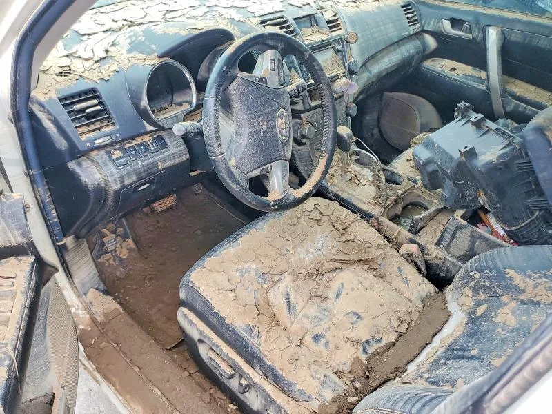 5TDBK3EH4DS264277 — 2013 TOYOTA HIGHLANDER photo 8