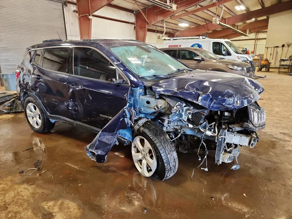 3C4NJDBB8KT807008 — 2019 JEEP COMPASS photo 4