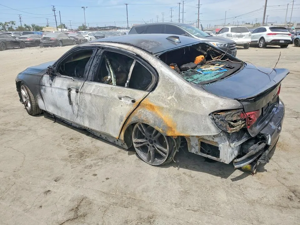 WBA8B3C5XGK383527 — 2016 BMW 340 photo 2