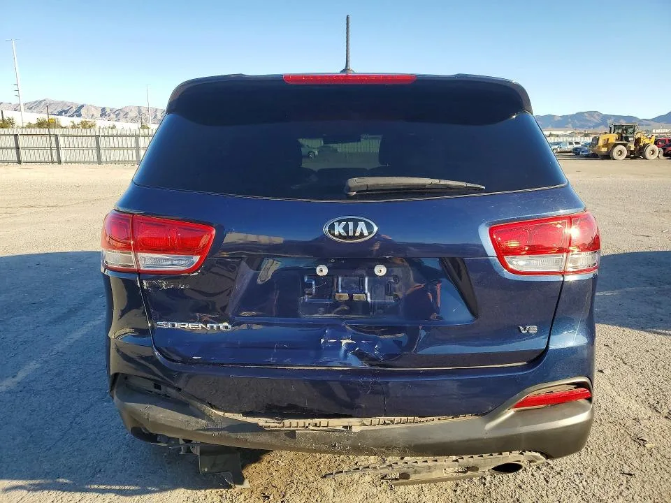 5XYPGDA54HG319841 — 2017 KIA SORENTO photo 6