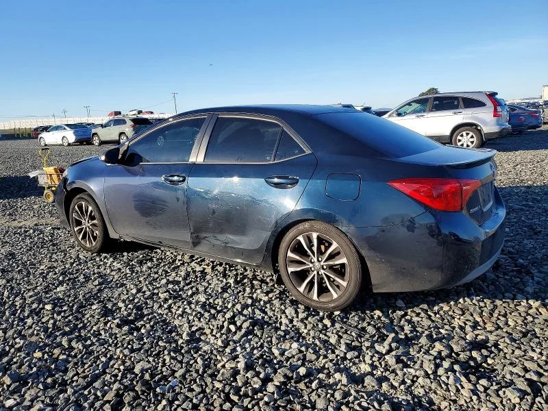 2T1BURHE6JC071471 — 2018 TOYOTA COROLLA photo 2