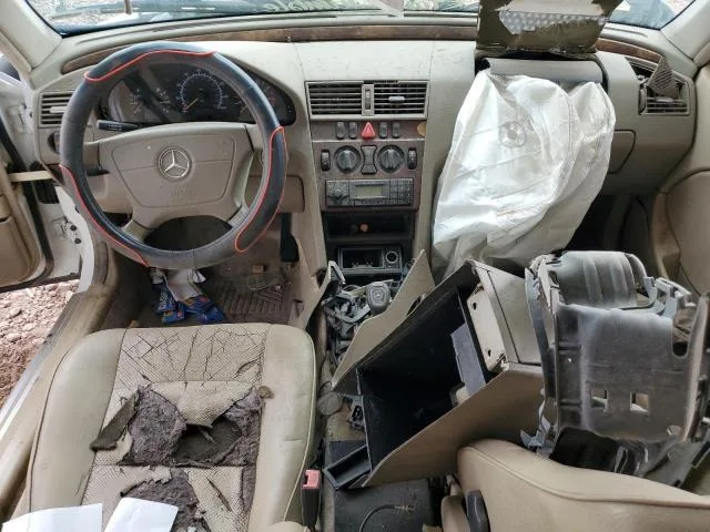 WDBHA24G7YA847217 — 2000 MERCEDES-BENZ C photo 8