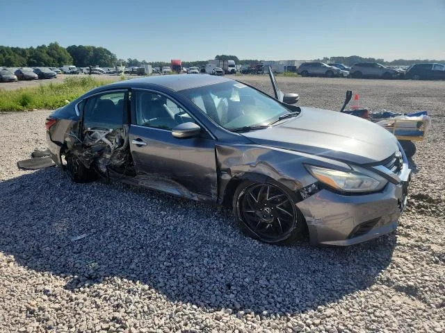 1N4AL3AP8JC164143 — 2018 NISSAN ALTIMA photo 4