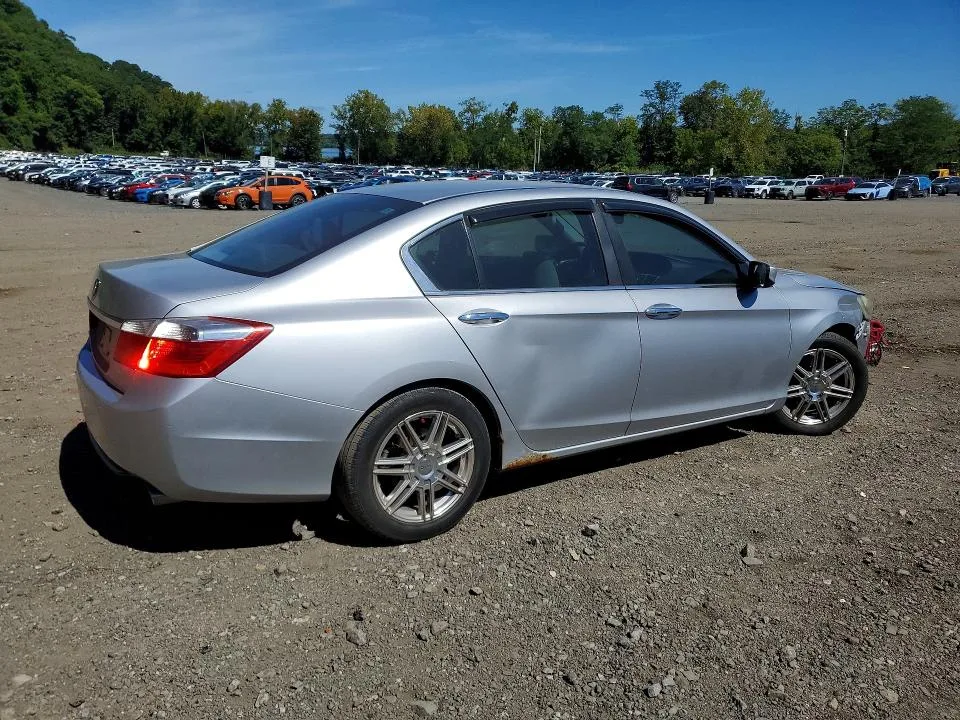 1HGCR2F3XDA022718 — 2013 HONDA ACCORD photo 3