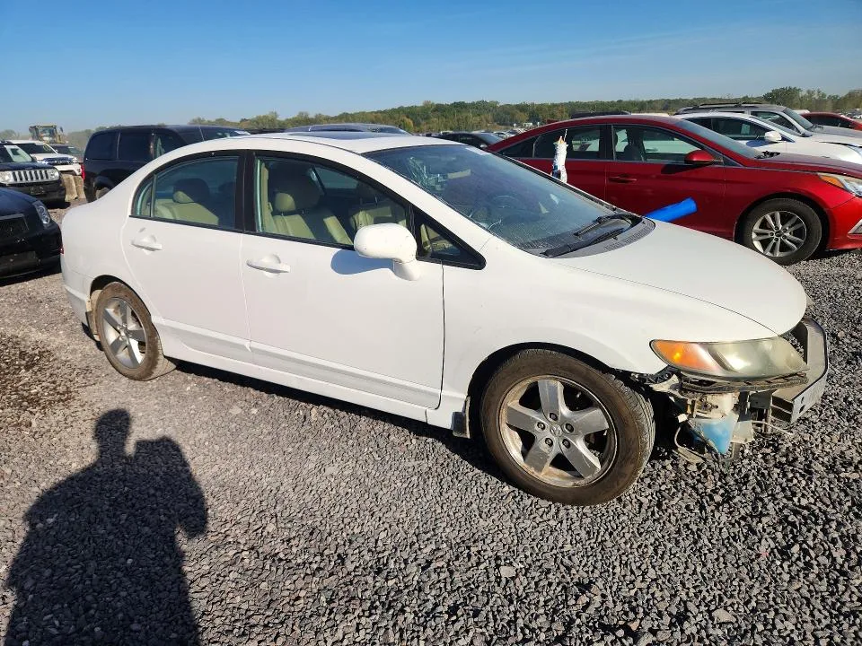 1HGFA16948L072639 — 2008 HONDA CIVIC photo 4