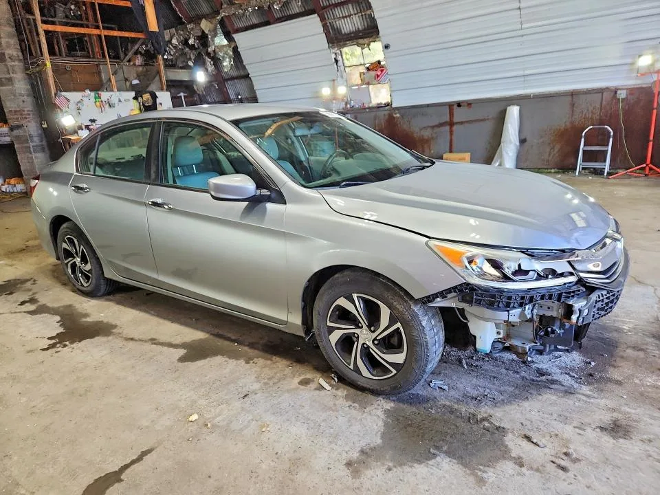 1HGCR2F39GA182660 — 2016 HONDA ACCORD photo 4