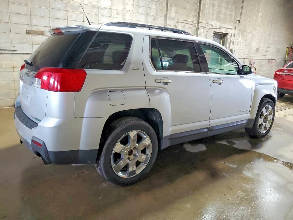 2CTFLXE51B6296286 — 2011 GMC TERRAIN photo 3