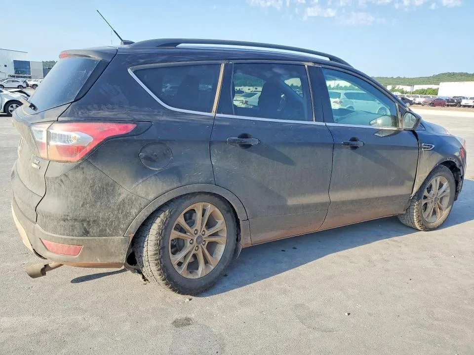 1FMCU9GD8JUC86488 — 2018 FORD ESCAPE photo 3