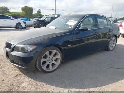 WBAVB77598NH78502 — 2008 BMW 335I photo 2