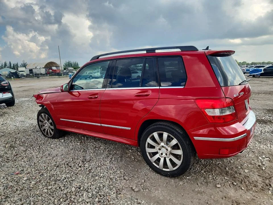 WDCGG5GB6BF536248 — 2011 MERCEDES-BENZ GLK photo 2
