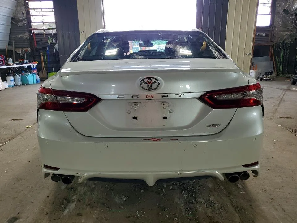 4T1B61HK4JU061425 — 2018 TOYOTA CAMRY photo 6