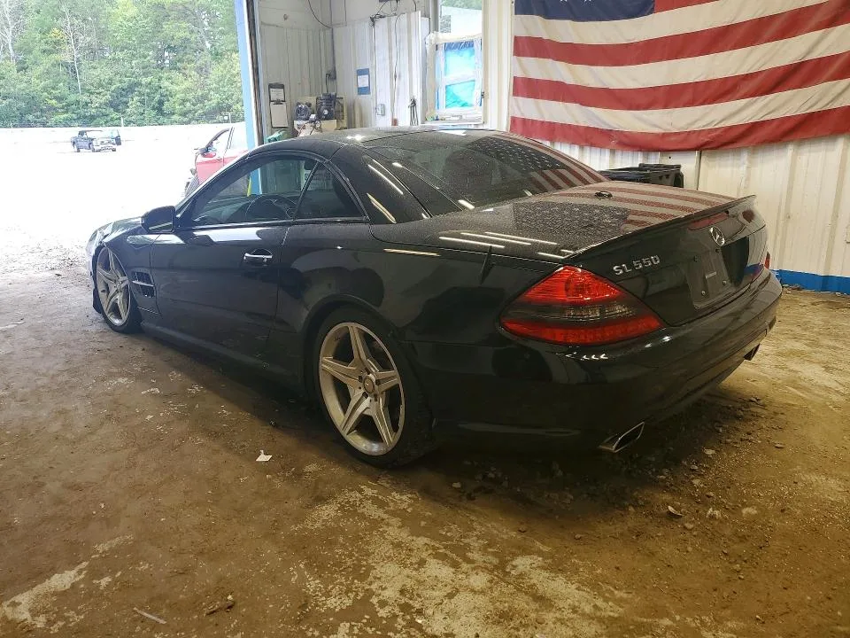 WDBSK7BA0BF164767 — 2011 MERCEDES-BENZ SL photo 2
