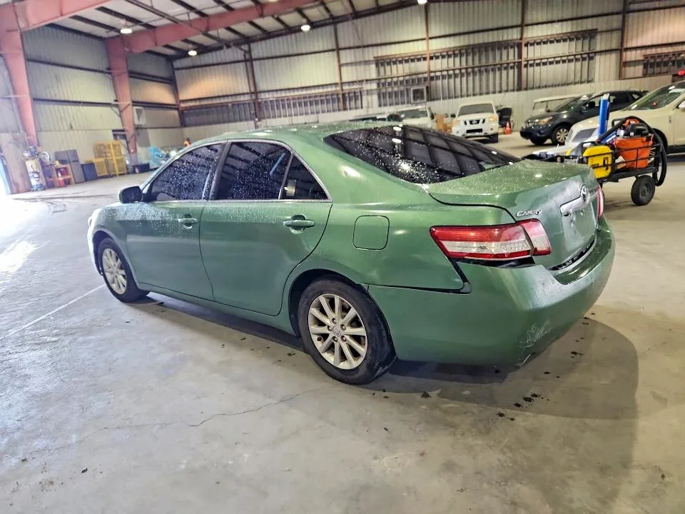 4T1BK3EK7AU608666 — 2010 TOYOTA CAMRY photo 2