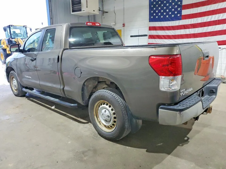 5TFUM5F18BX024270 — 2011 TOYOTA TUNDRA photo 2