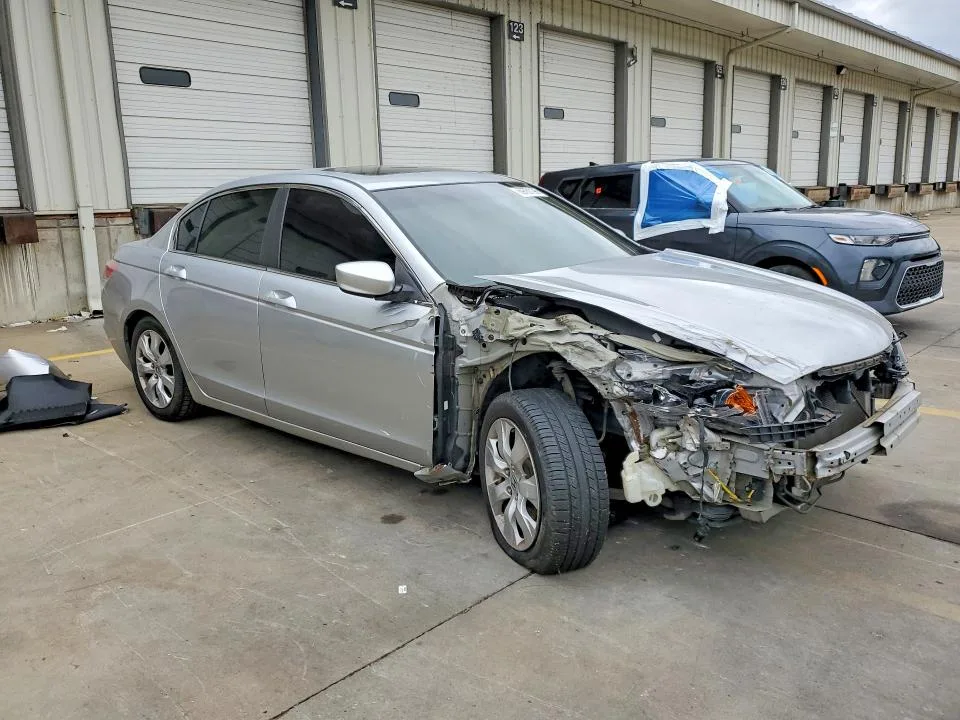 1HGCP2F88AA103102 — 2010 HONDA ACCORD photo 4