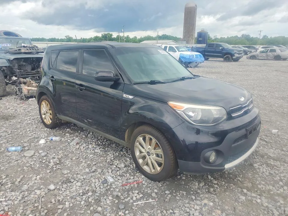 KNDJP3A51H7447676 — 2017 KIA SOUL photo 4