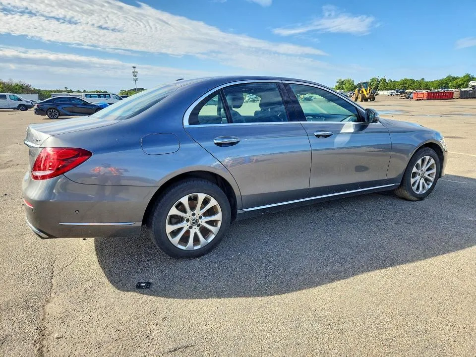 WDDZF4KB4KA507532 — 2019 MERCEDES-BENZ E photo 3