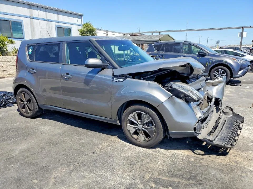KNDJN2A2XG7269593 — 2016 KIA SOUL photo 4