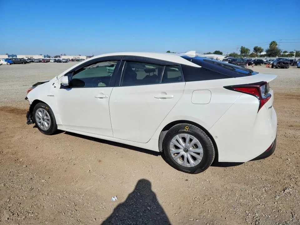 JTDKARFU0K3077134 — 2019 TOYOTA PRIUS photo 2