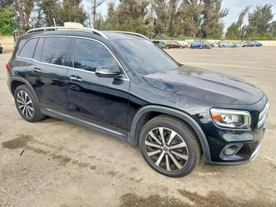 W1N4M4HB7MW105438 — 2021 MERCEDES-BENZ GLB photo 4