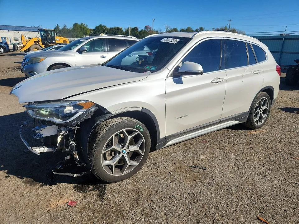 WBXHT3C38GP880306 — 2016 BMW X1
