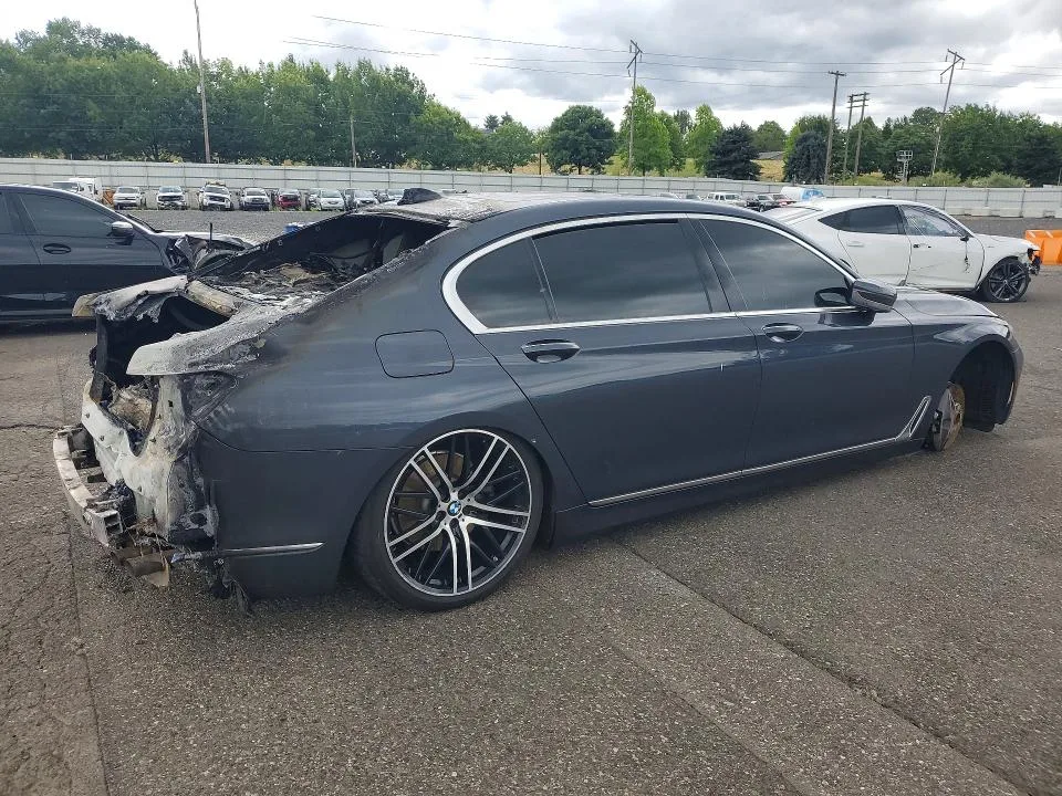 WBA7F0C54GGL99417 — 2016 BMW 750 photo 3