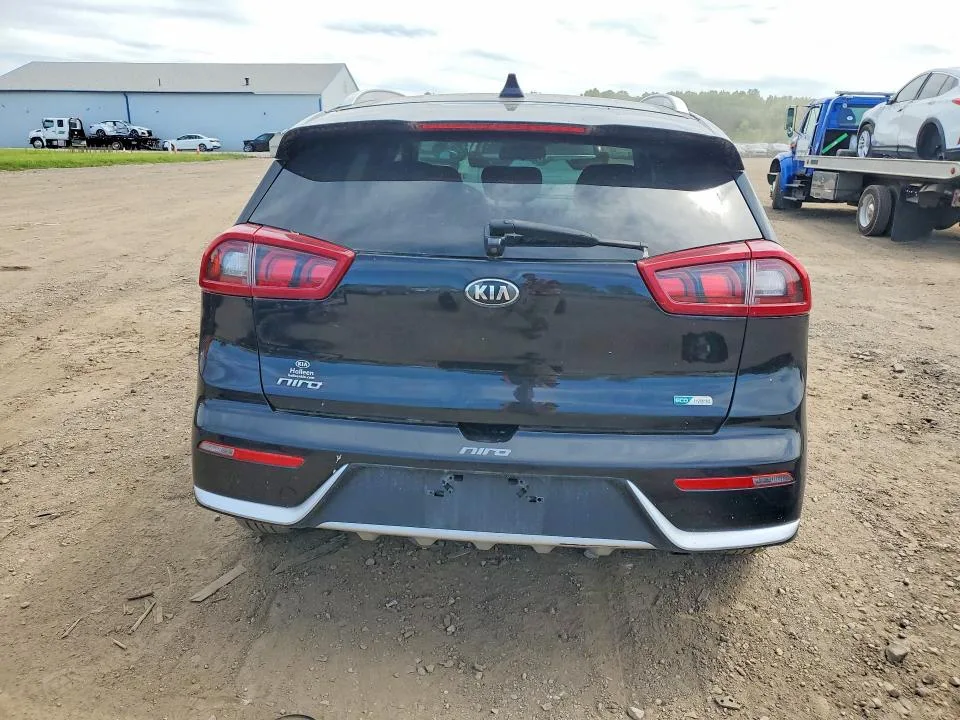 KNDCB3LC5H5055346 — 2017 KIA NIRO photo 6