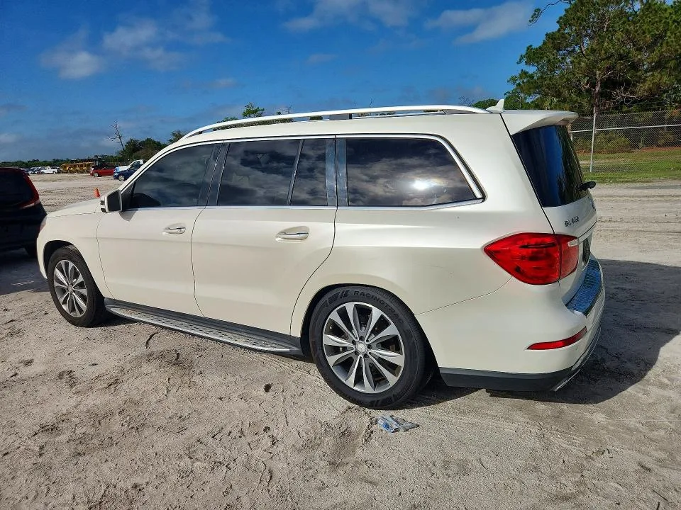 4JGDF6EE3GA694044 — 2016 MERCEDES-BENZ GL photo 2