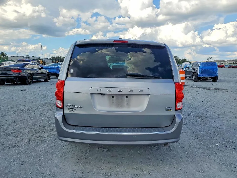 2C4RDGEG1HR697464 — 2017 DODGE GRAND CARAVAN photo 6